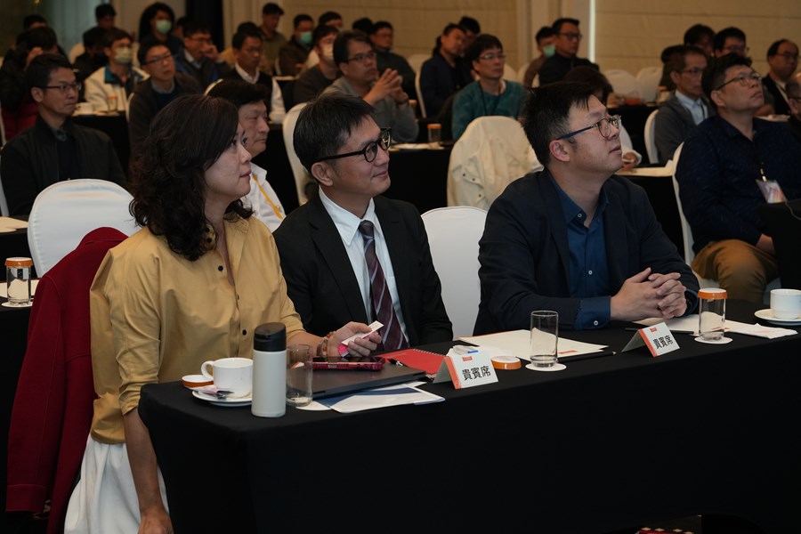 近百位參與者聆聽台中市智慧城市成果與資安防護治理情形