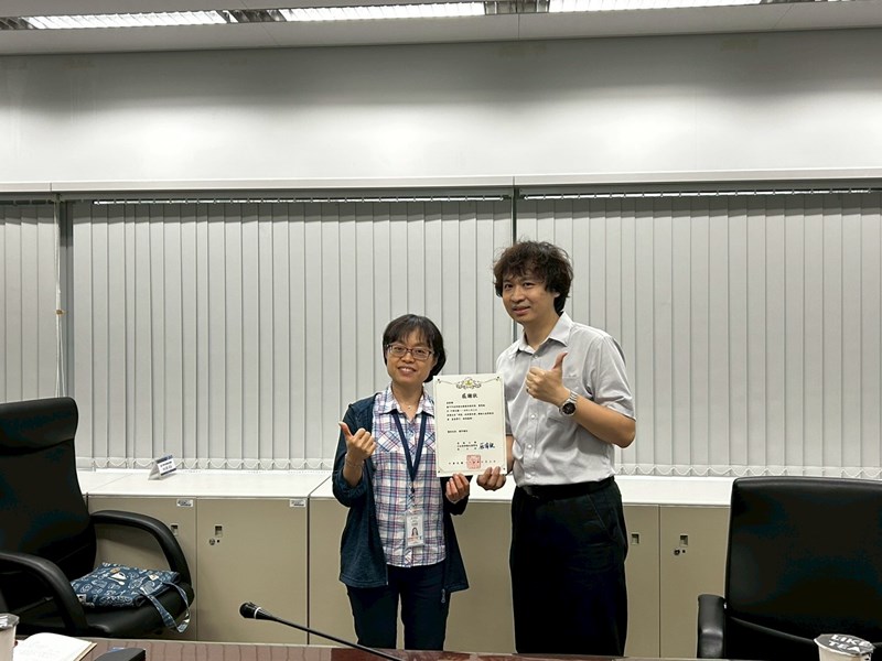 東海大學授課教授張鐙文博士致贈感謝狀