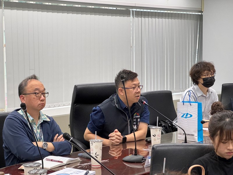 數位局長林谷隆以「智慧城市發展與治理」為題發表專題講座，分享實務經驗