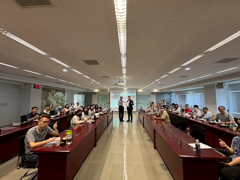 各機關主管同仁出席講座