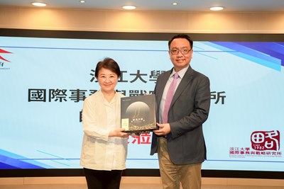 淡江校友齊聚台中市府 盧市長：以戰略思維推動台灣穩定發展