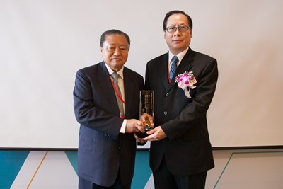 本中心前主任張忠吉榮獲「孫運璿學術基金會103年度傑出人才獎」