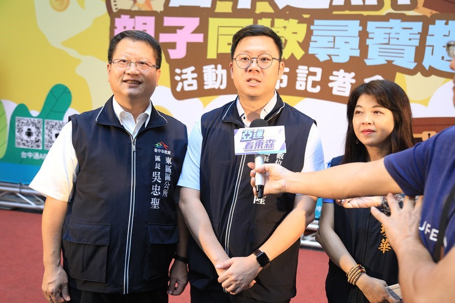 數位局長林谷隆接受記者訪問